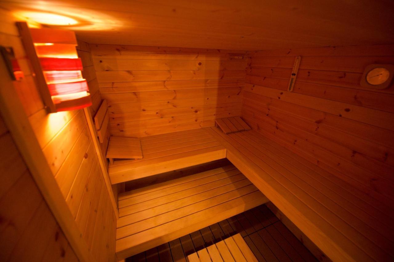 Chalet 4 Personnes Avec Sauna 莱森 外观 照片